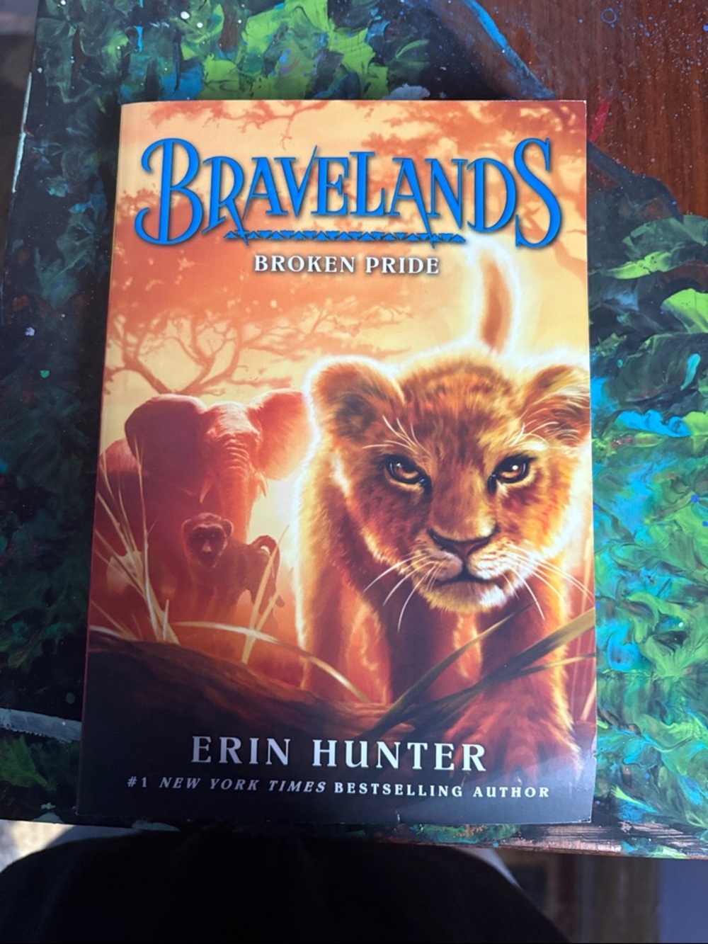 Bravelands: Broken Pride by Erin Hunter - Orange Lion Cub Cover